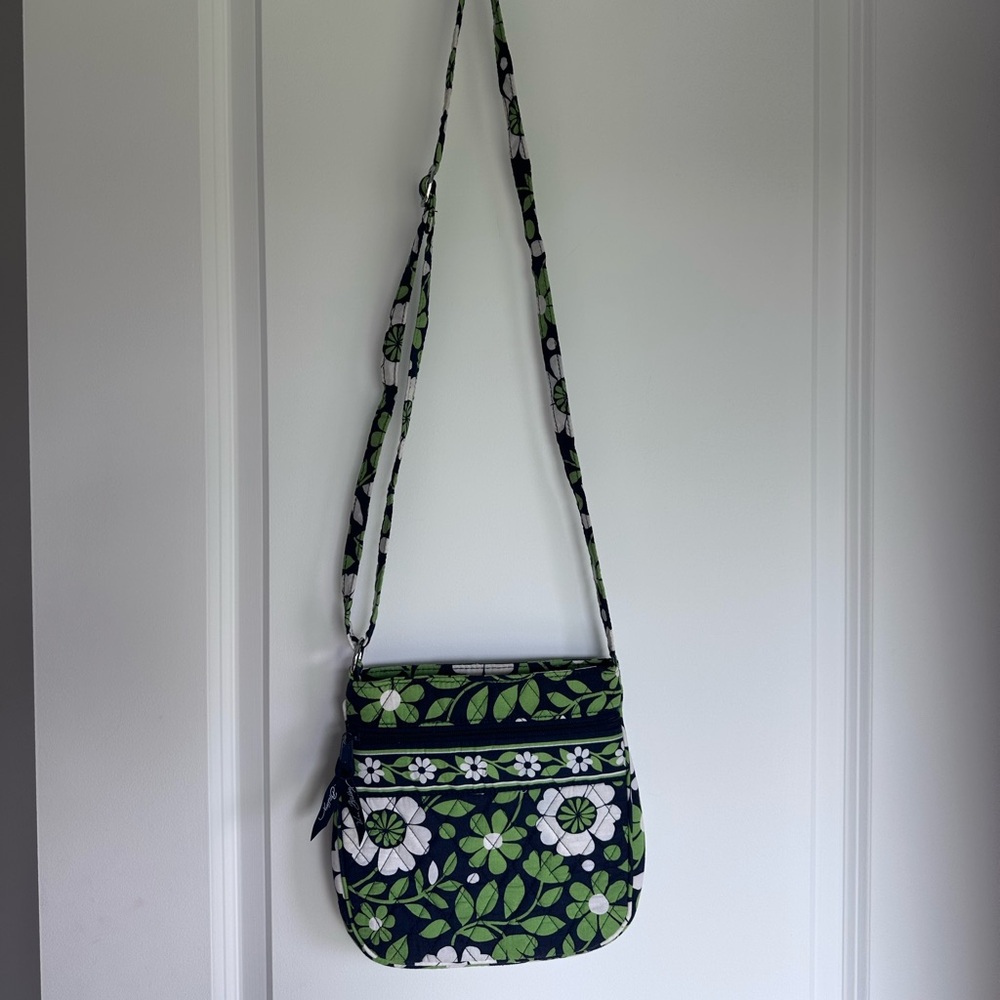 Vera Bradley Lucky You Retired 2015 Crossbody Bag – Navy Green White Floral
